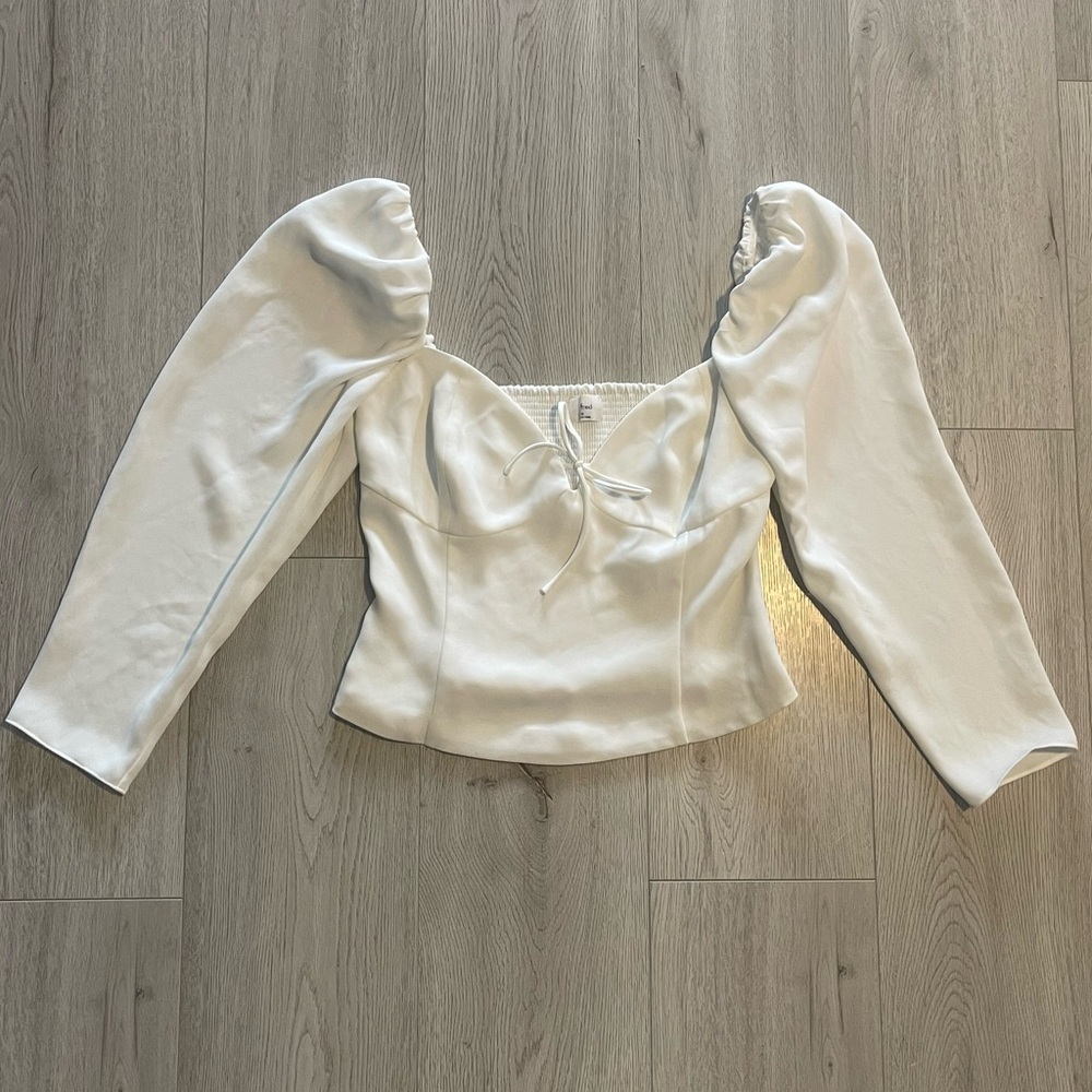Aritzia Wilfred Novella Blouse- White Puff-sleeve Smocked Prairie Longsleeve Top
